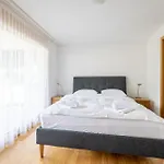 Chalet Apartments Iseltwald * Iseltwald
