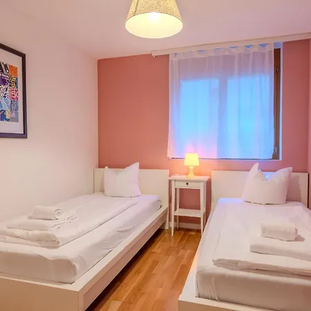 Chalet Apartments Iseltwald דירה