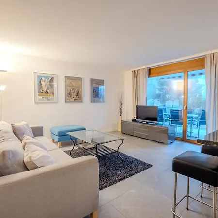Chalet Apartments Iseltwald * イゼルトヴァルト