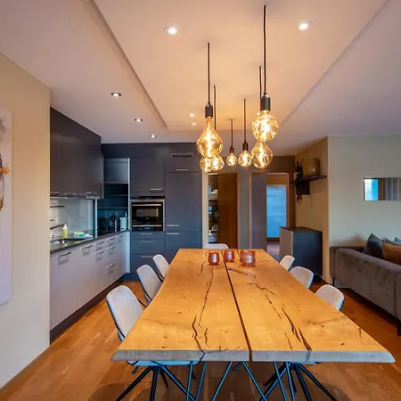 アパート Chalet Apartments Iseltwald イゼルトヴァルト