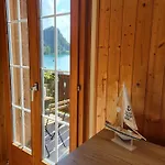 Chalet Apartments Iseltwald
